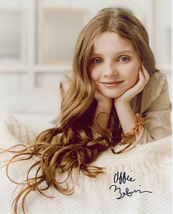 Abigail Breslin autograph