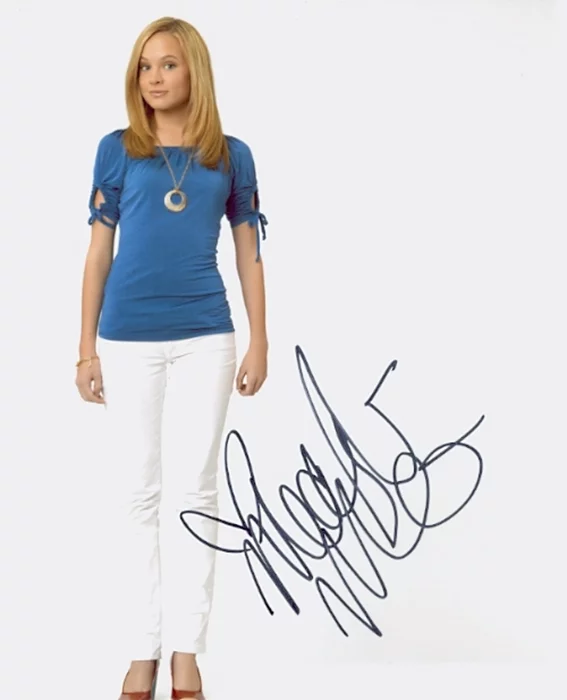 Meaghan Jette Martin autograph