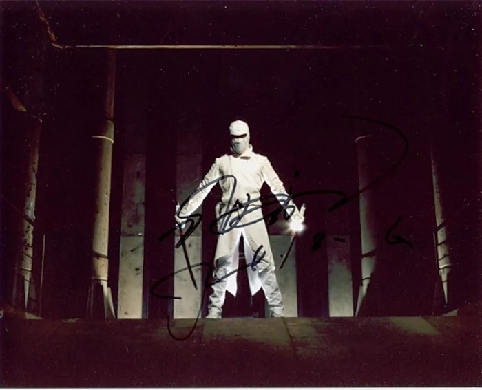 Byung-Hun Lee autograph
