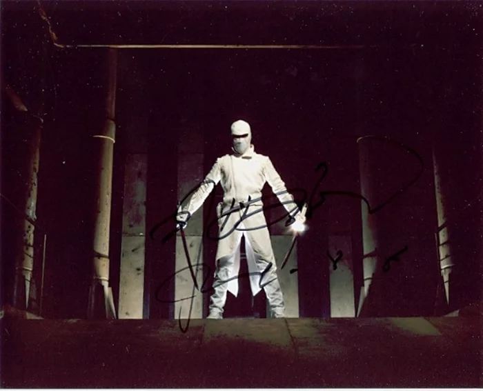 Byung-Hun Lee autograph