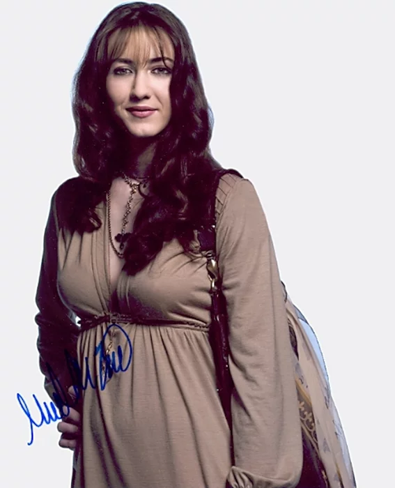Madeline Zima autograph