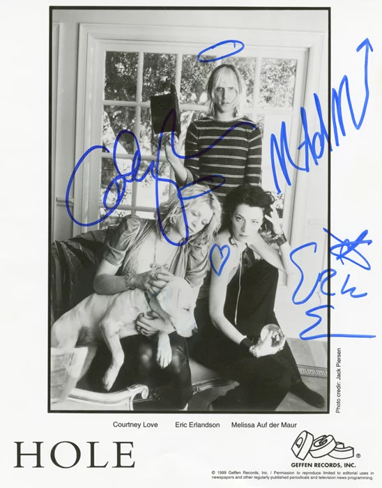 Hole autograph