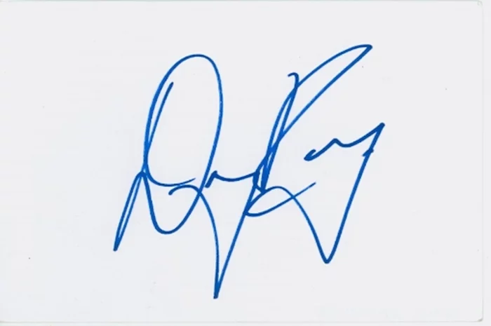 Dania Ramirez autograph