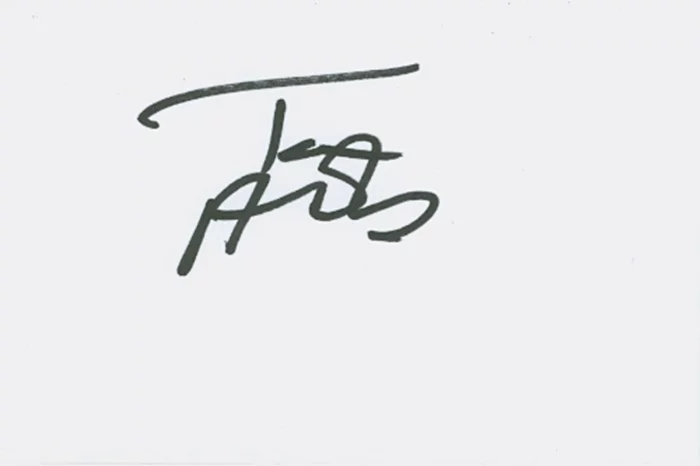 Tom Arnold autograph