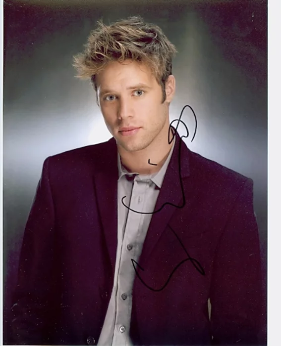 Shaun Sipos autograph
