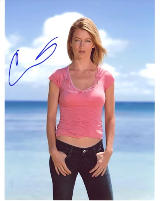 Cynthia Watros autograph