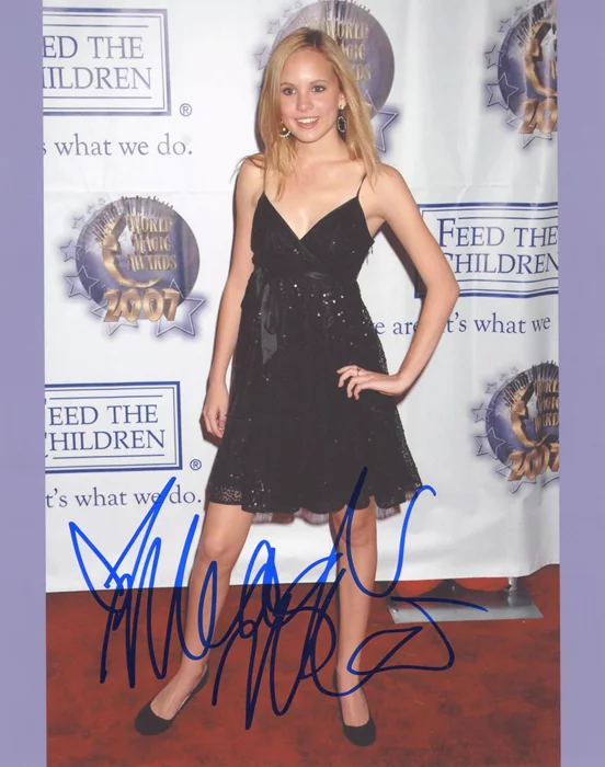 Meaghan Jette Martin autograph