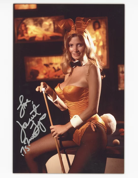 Janet Lupo autograph