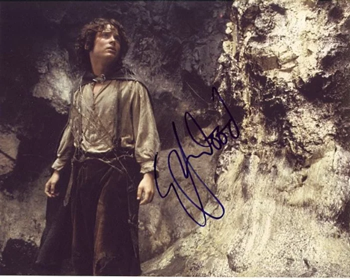 Elijah Wood autograph