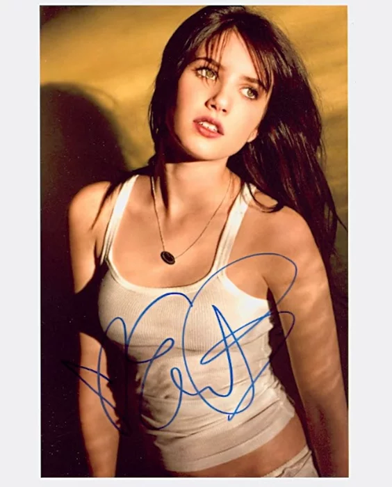 Emma Roberts autograph