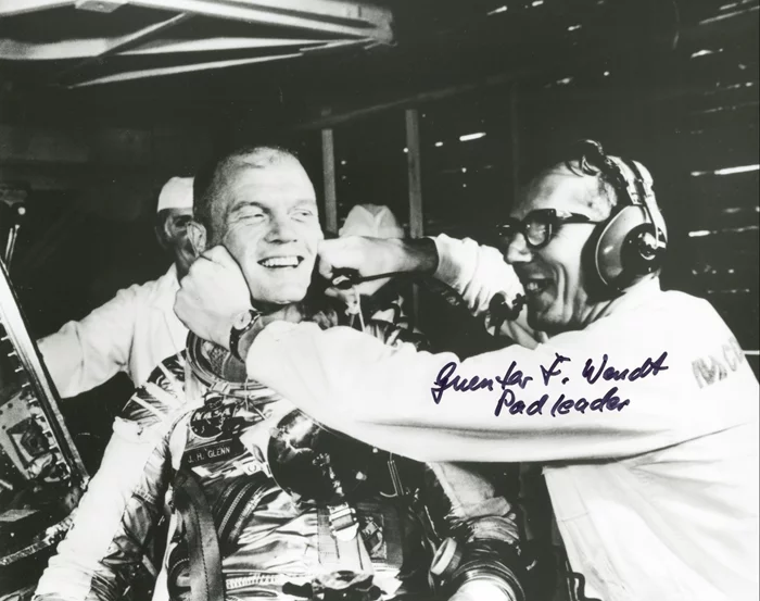 Guenter Wendt autograph