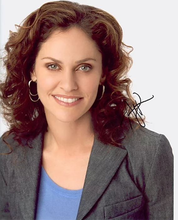 Amy Brenneman autograph