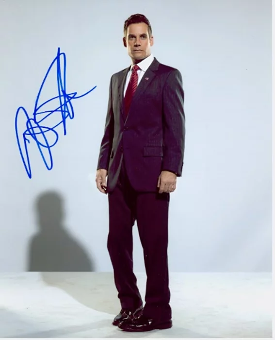 Adrian Pasdar autograph