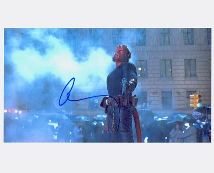 Ron Perlman autograph