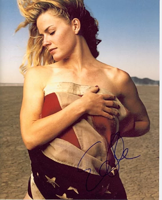 Elisabeth Shue autograph