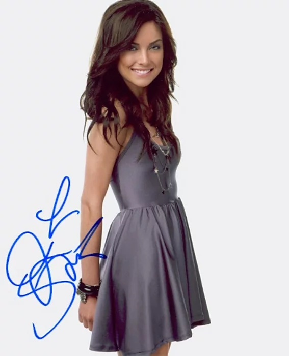 Jessica Stroup autograph