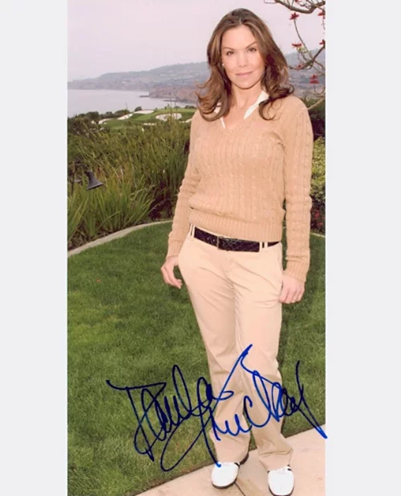 Paula Trickey autograph