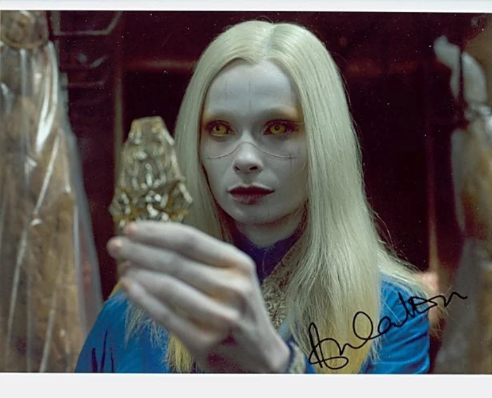 Anna Walton autograph