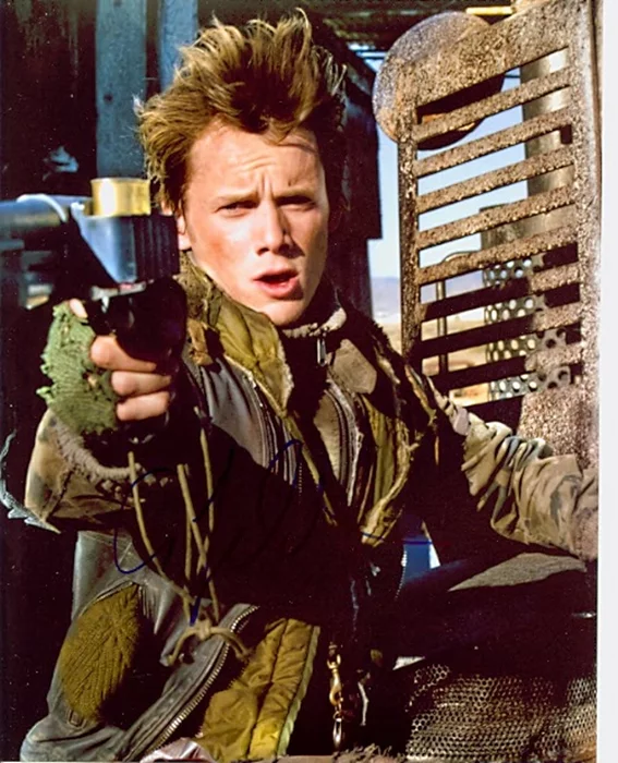 Anton Yelchin autograph