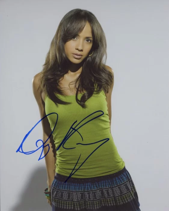 Dania Ramirez autograph