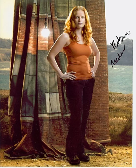 Rebecca Mader autograph
