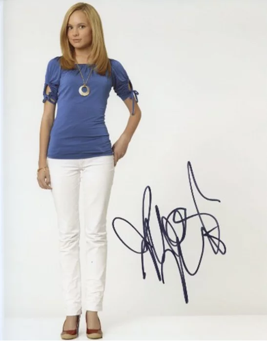 Meaghan Jette Martin autograph