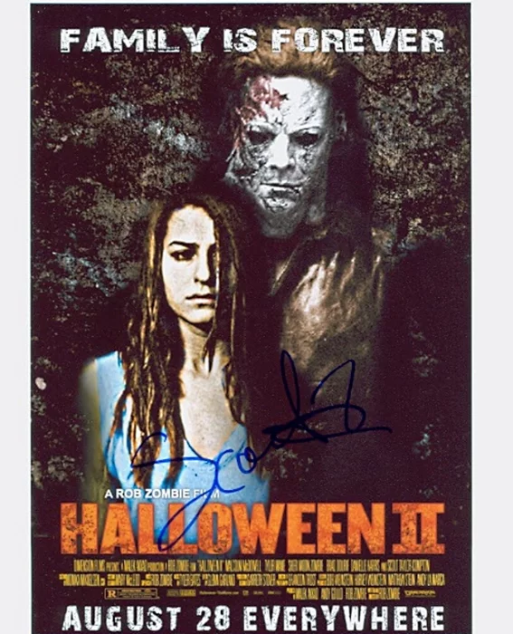 Scout Taylor-Compton autograph