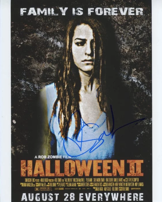 Scout Taylor-Compton autograph