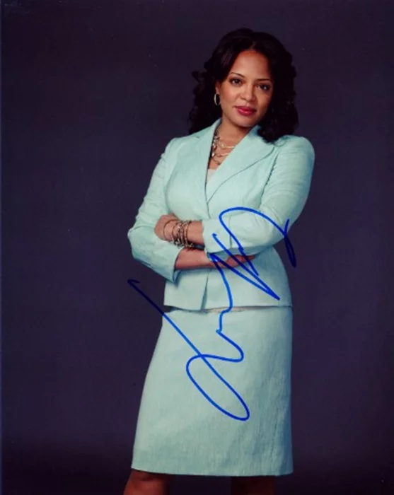 Lauren Velez autograph