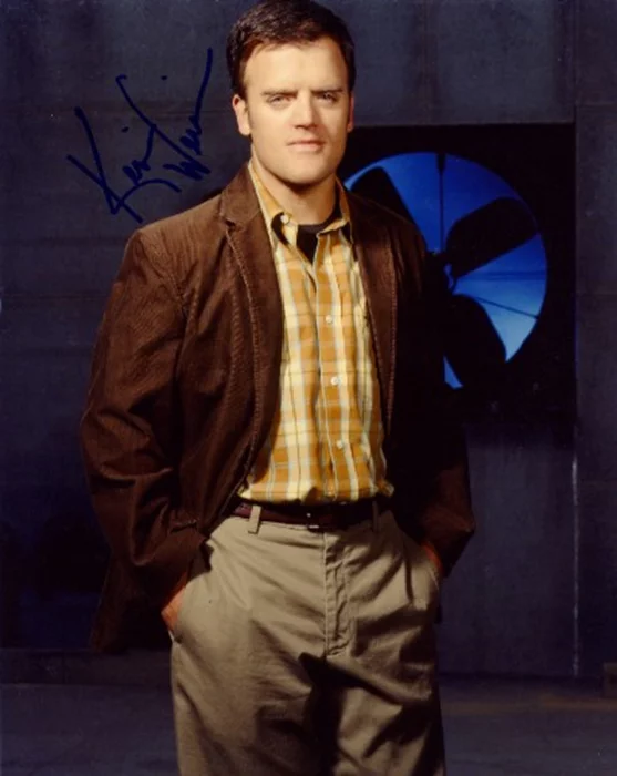 Kevin Weisman autograph