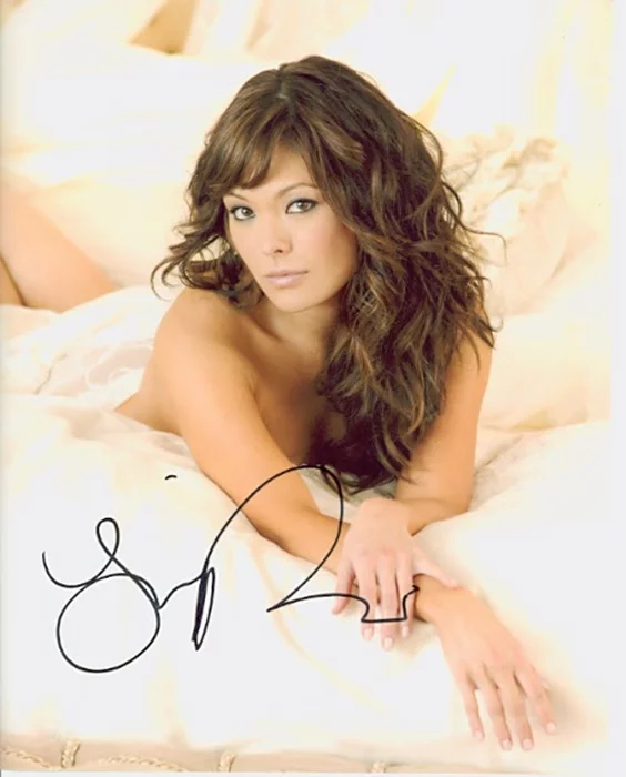 Lindsay Price autograph