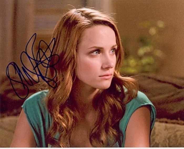 Shantel VanSanten autograph