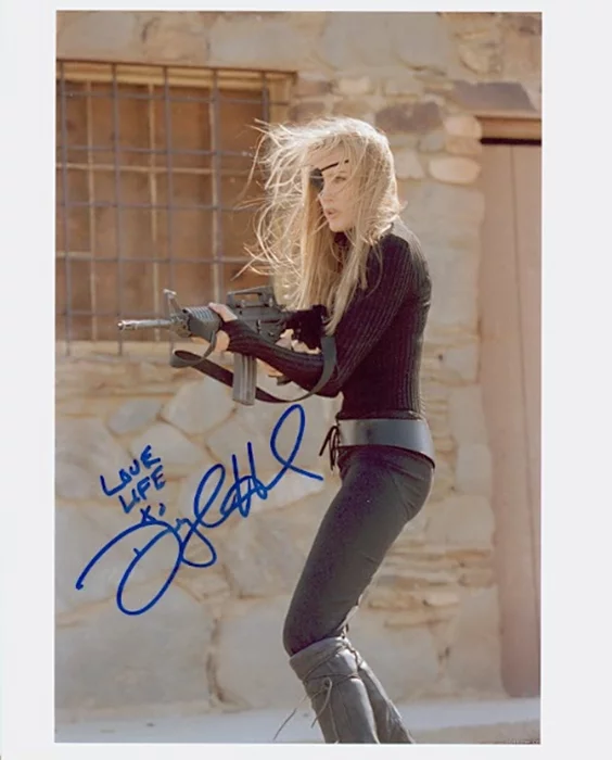Daryl Hannah autograph