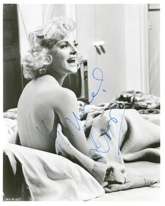 Virna Lisi autograph