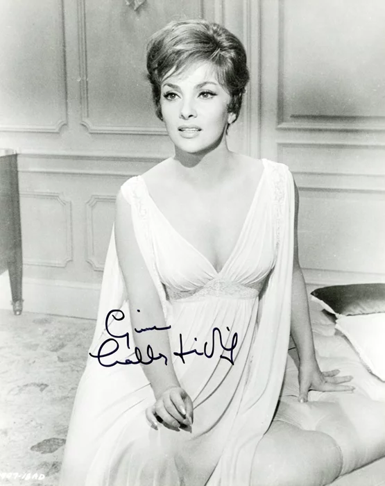 Gina Lollobrigida autograph