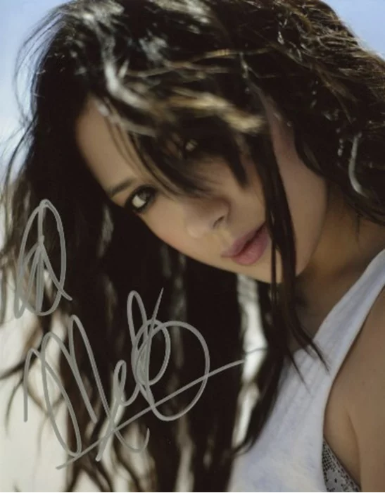 Michelle Branch autograph