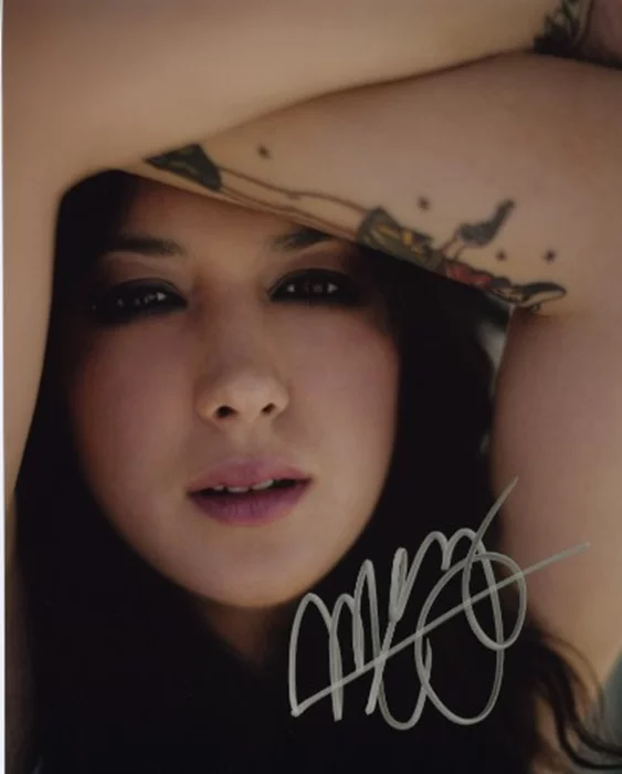 Michelle Branch autograph