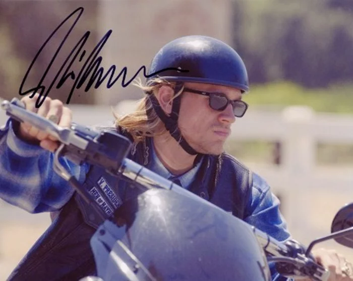 Charlie Hunnam autograph