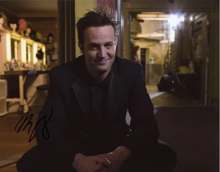Matthew Perry autograph