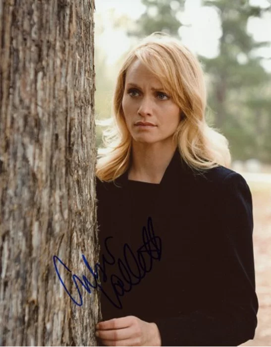 Amber Valletta autograph