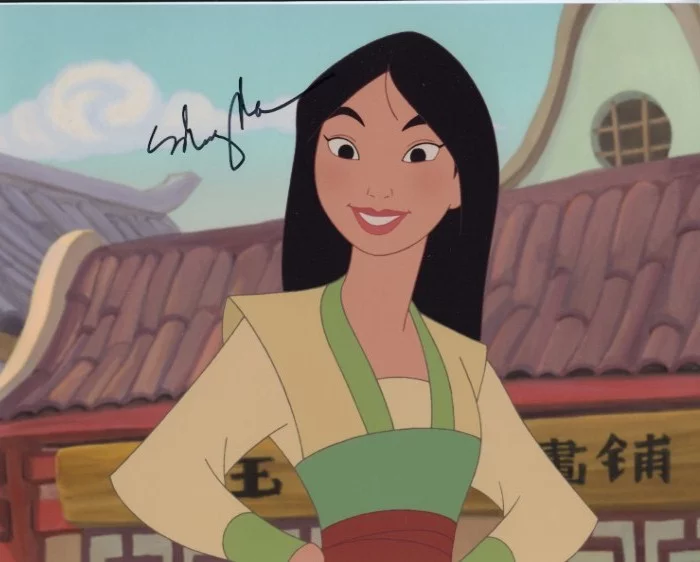 Ming-Na Wen autograph