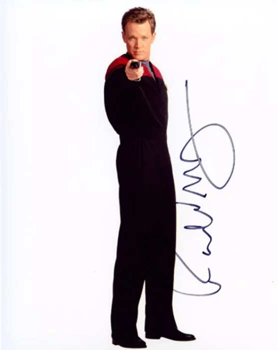 Robert Duncan McNeill autograph