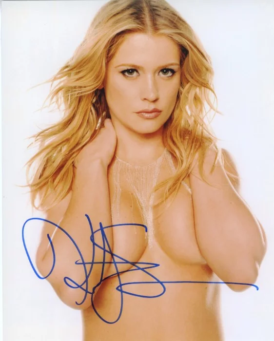 Kristy Swanson autograph