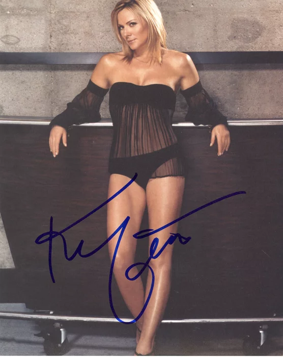 Kim Cattrall autograph