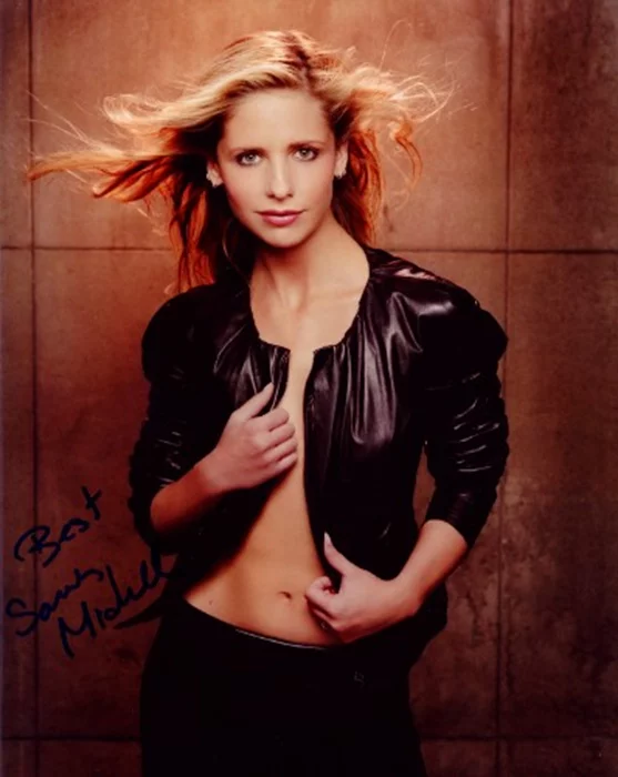 Sarah Michelle Gellar autograph