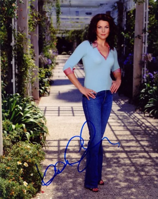 Lauren Graham autograph