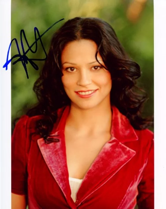 Navi Rawat autograph
