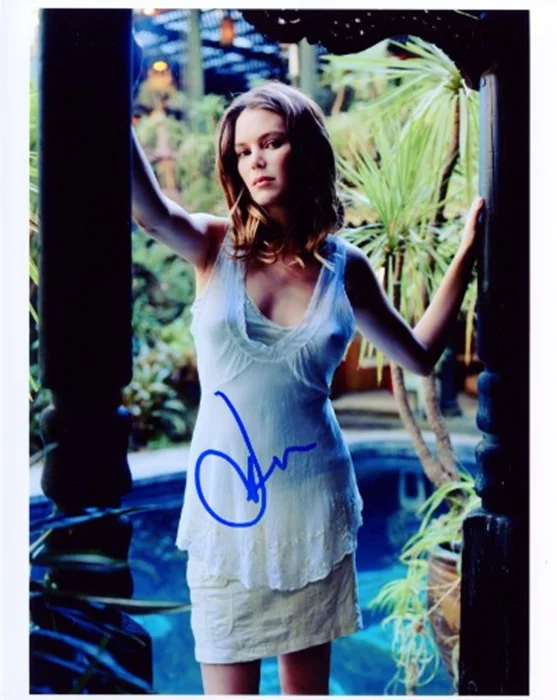 Jacinda Barrett autograph