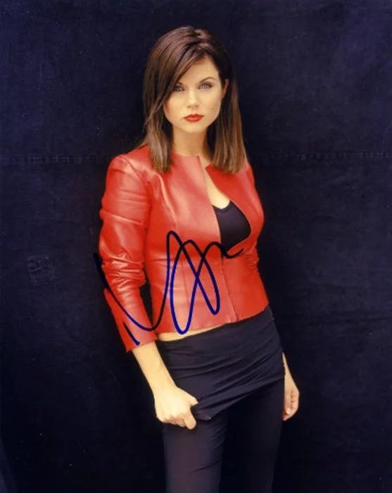 Tiffani Thiessen autograph