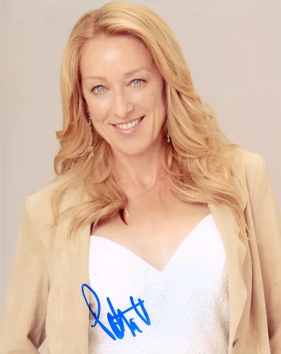 Patricia Wettig autograph